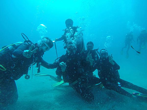 法国达飞海运集团避行苏伊士运河 绕道好望角
